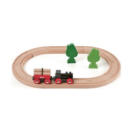 Деревянная железная дорога с грузовым поездом